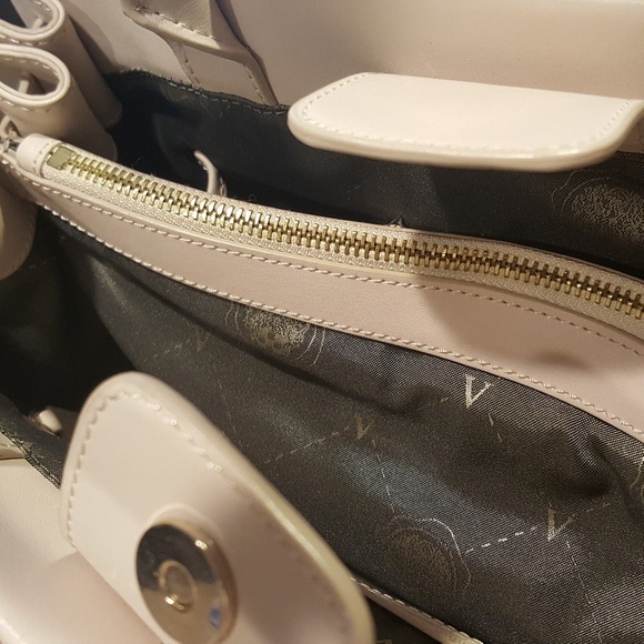 🩷VINCE CAMUTO SATCHEL🩷 - Picture 7 of 10